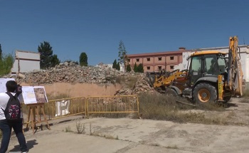 Web Comienza la demolicin de Gabriel de Morales para construir un colegio