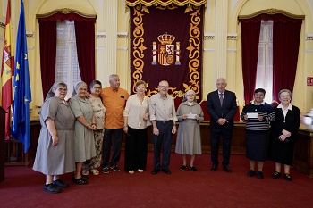 LA EXTINTA CASA DE MELILLA EN ALICANTE DONA 80.000 EUROS A LA DIVINA INFANTITA Y MARA INMACULADA