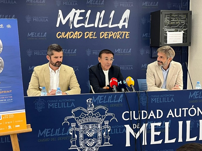 WEB EL CONSEJERO DE DEPORTE ANALIZA EL IMPACTO ECON�MICO DEL CAMPEONATO DE EUROPA DE TRIATL�N