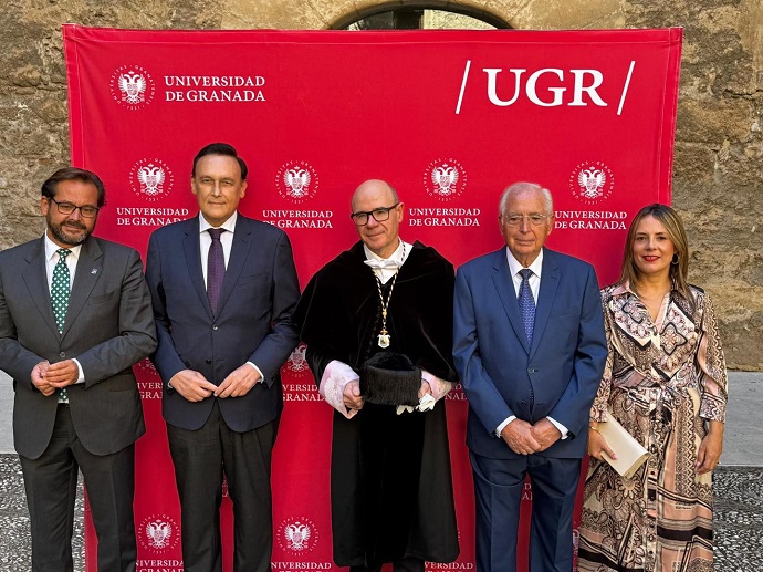 WEB EL PRESIDENTE DE LA CIUDAD EXPRESA SU AGRADECIMIENTO A LA UNIVERSIDAD DE GRANADA
