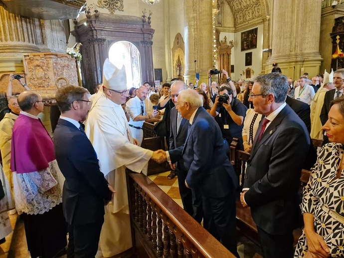 WEB EL PRESIDENTE DE LA CIUDAD ASISTE A LA TOMA DE POSESI�N DE LA DI�CESIS DE M�LAGA Y MELILLA