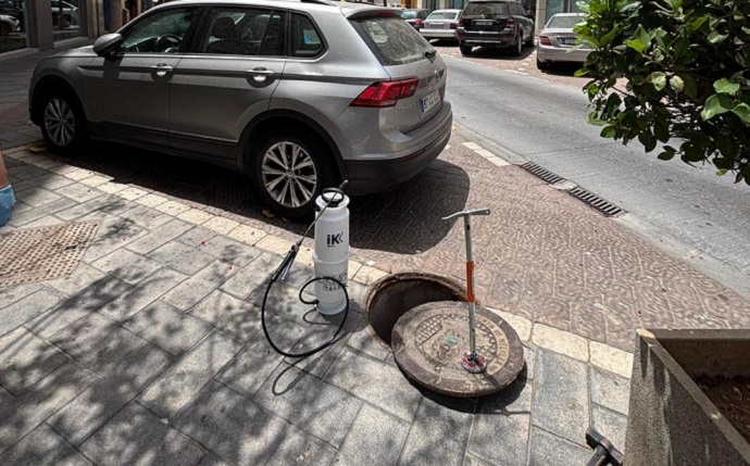 LA CONSEJERÍA DE MEDIO AMBIENTE APLICA UN CONTROL DE PLAGAS EXHAUSTIVO LA CONSEJERÍA DE MEDIO AMBIENTE APLICA UN CONTROL DE PLAGAS EXHAUSTIVO