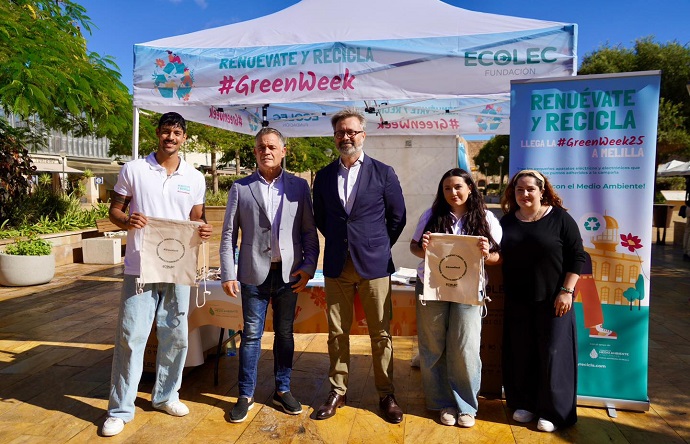 LA FUNDACIÓN ECOLEC INSTALA UNA MESA INFORMATIVA FOMENTANDO EL RECICLAJE DE PRODUCTOS ELÉCTRICOS LA FUNDACIÓN ECOLEC INSTALA UNA MESA INFORMATIVA FOMENTANDO EL RECICLAJE DE PRODUCTOS ELÉCTRICOS