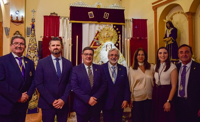 VARIOS MIEMBROS DEL GOBIERNO LOCAL ASISTEN AL PREG�N DE LA ROMER�A DEL ROC�O