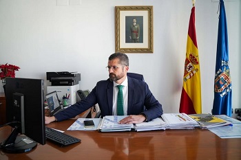 WEB LA ADESP OTORGA SU MEDALLA DE ORO AL CONSEJERO DE DEPORTE MIGUEL NGEL FERNNDEZ