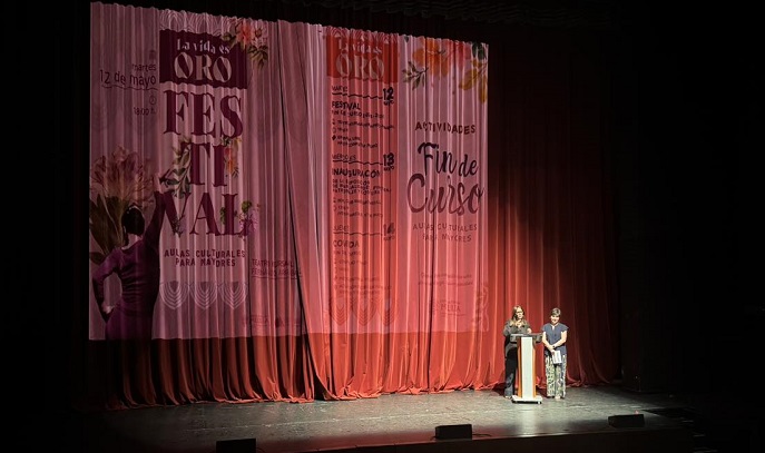 LA CONSEJERA DEL MAYOR INAUGURA EL FESTIVAL DE FIN DE CURSO DE AULAS CULTURALES