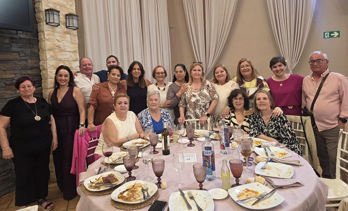 LA CONSEJERA DEL MAYOR CELEBRA LA COMIDA DE FIN DE CURSO DE AULAS CULTURALES PARA MAYORES