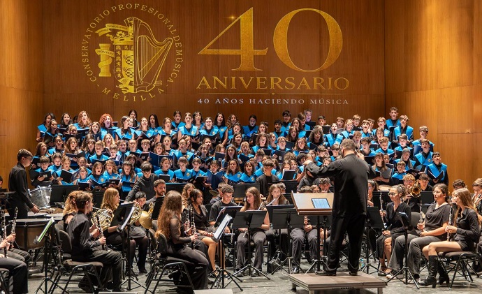LA DIRECTORA DEL CONSERVATORIO AGRADECE A EDUCACI�N Y CULTURA SU APOYO EN EL 40 ANIVERSARIO DEL CENTRO