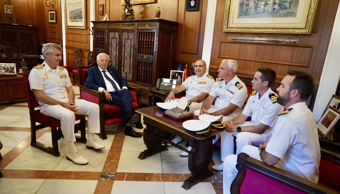 EL PRESIDENTE DE LA CIUDAD RECIBE A LOS ALTOS MANDOS DE LOS BUQUES DE LA ARMADA DE VISITA EN MELILLA