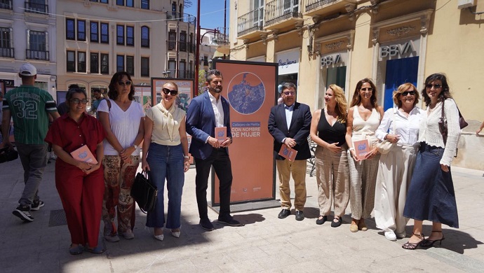 SE INICIA LA FERIA DEL LIBRO CON LA EXPOSICI�N 'CON NOMBRE DE MUJER: CALLEJERO DE MELILLA'