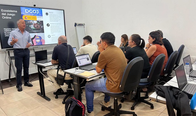 WEB EL CONSEJERO DE INNOVACI�N TECNOL�GICA INAUGURA EL CURSO GRATUITO DE DETECCI�N DE FRAUDE