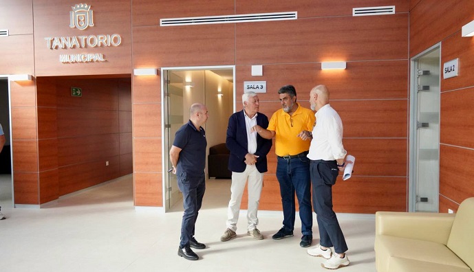 WEB EL CONSEJERO DE MEDIO AMBIENTE INAUGURA EL TANATORIO MUNICIPAL TRAS SU REFORMA