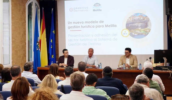 EL PRESIDENTE DEL PATRONATO DE TURISMO PRESENTA LA PLATAFORMA INTELIGENTE DE GESTI�N TUR�STICA
