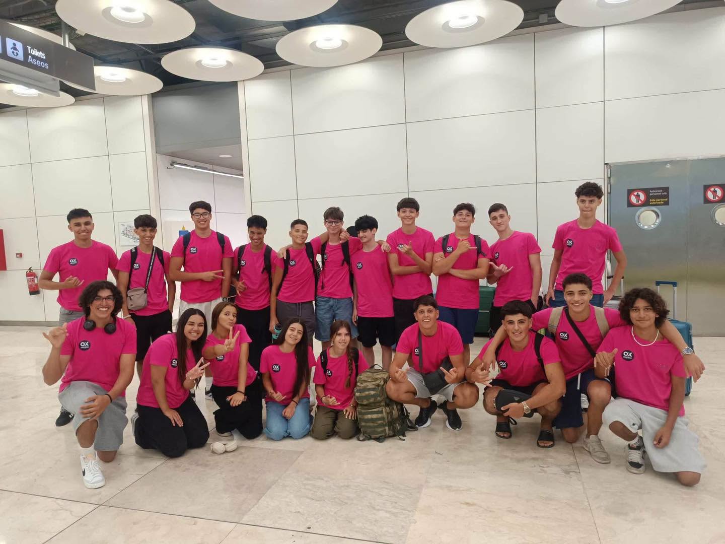 LA CONSEJER�A DE JUVENTUD ARRANCA SU SEGUNDO CAMPAMENTO DE VERANO EN SALINAS CON CLASES DE SURF