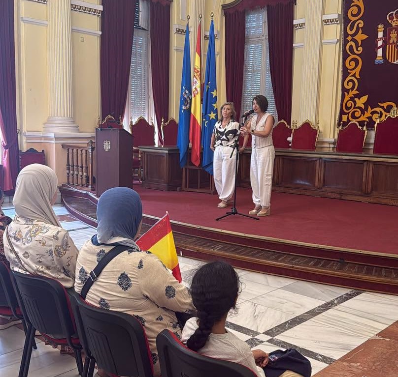 LA ASAMBLEA DE MELILLA RECIBE A LOS PARTICIPANTES DE LOS CAMPAMENTOS DE LA ASOCIACI�N 'VIRGEN DE LA LUZ'