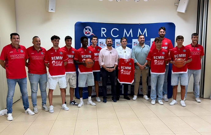 EL CONSEJERO DE DEPORTE APLAUDE LA PARTICIPACI�N DEL CLUB MAR�TIMO EN LA LIGA ANDALUZA DE BALONCESTO