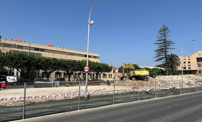 EL CONSEJERO DE FOMENTO REITERA EN EL PLENO QUE INSISTIR� EN LA CREACI�N DE UNA RESIDENCIA DE ESTUDIANTES