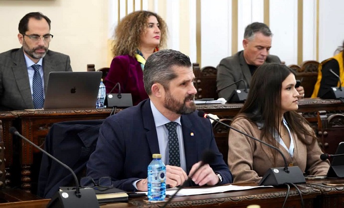 EL CONSEJERO DE DEPORTE PODR� SUBVENCIONAR LA HALTEROFILIA CON LA MODIFICACI�N PRESUPUESTARIA
