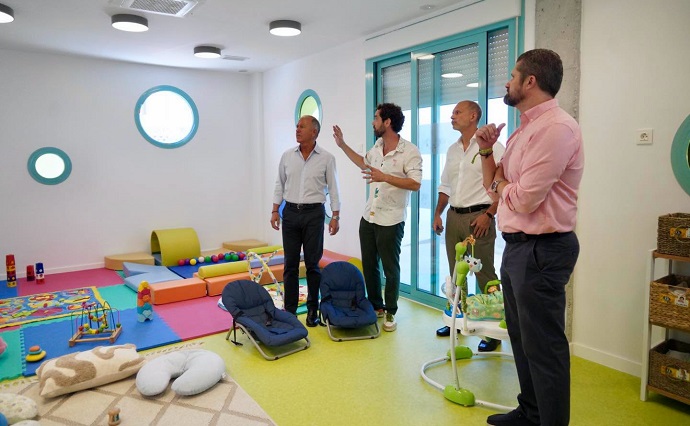 EL CONSEJERO DE FOMENTO SATISFECHO POR LA REFORMA Y AMPLIACI�N DE LA ESCUELA 'VIRGEN DE LA VICTORIA'
