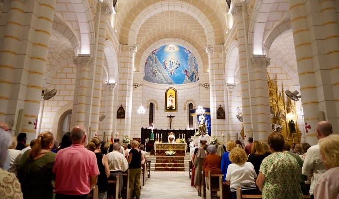 EL VICARIO EPISCOPAL AGRADECE AL PRESIDENTE DE LA CIUDAD EL APOYO A SU IGLESIA EN SU DESPEDIDA