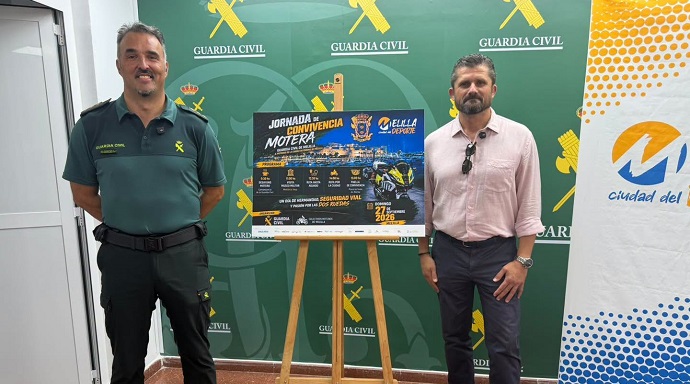 EL CONSEJERO DE DEPORTE Y GUARDIA CIVIL PRESENTAN LA JORNADA DE CONVIVENCIA MOTERA