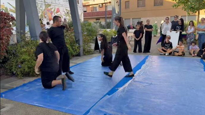LA CONSEJERA DE CULTURA ACOMPA�A A LAS ASOCIACIONES EN LA CELEBRACI�N DEL D�A DE LA PAZ
