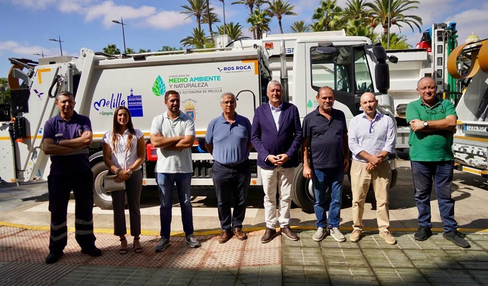 WEB EL CONSEJERO DE MEDIO AMBIENTE PRESENTA CUATRO NUEVOS CAMIONES PARA LA RECOGIDA DE CONTENEDORES