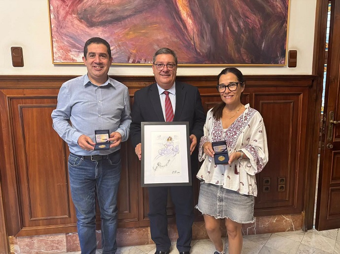 LA FUNDACI�N MELILLA CIUDAD MONUMENTAL VISITA LA FERIA MODERNISTA DE ALCOY