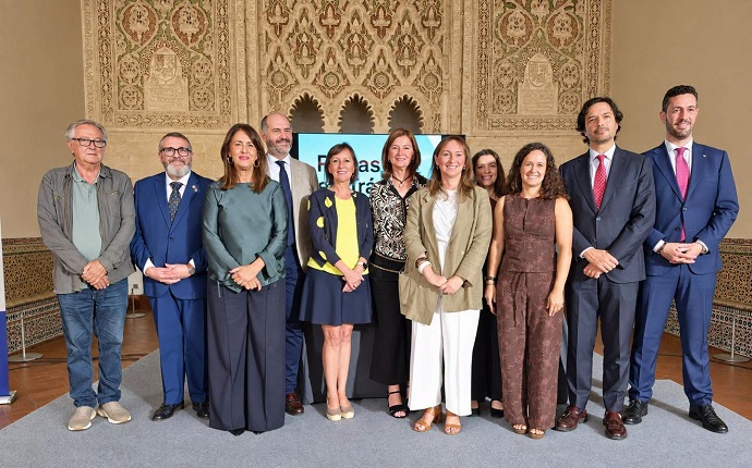 LA CONSEJERA DE CULTURA DESTACA LA COLABORACIÓN CON EL MUSEO SEFARDÍ DE TOLEDO LA CONSEJERA DE CULTURA DESTACA LA COLABORACIÓN CON EL MUSEO SEFARDÍ DE TOLEDO