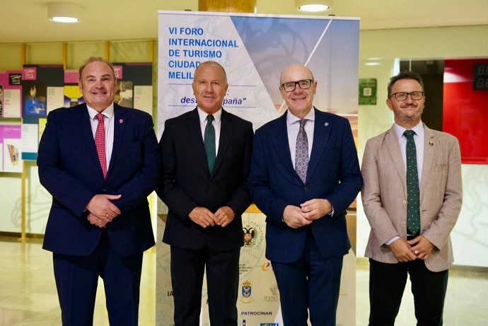 EL VICEPRESIDENTE PRIMERO INAUGURA EL VI FORO INTERNACIONAL DE TURISMO DE LA UGR EL VICEPRESIDENTE PRIMERO INAUGURA EL VI FORO INTERNACIONAL DE TURISMO DE LA UGR
