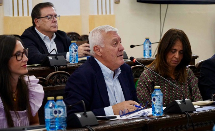 EL CONSEJERO DE MEDIO AMBIENTE DESTACA LAS INVERSIONES DE LA CIUDAD EN LA PLANTA DESALADORA EL CONSEJERO DE MEDIO AMBIENTE DESTACA LAS INVERSIONES DE LA CIUDAD EN LA PLANTA DESALADORA