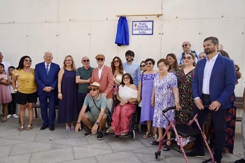 LA CIUDAD AUTNOMA HOMENAJEA CON UNA PLAZA AL EX DIRECTOR DEL COLEGIO JUAN CARO, ALFONSO GARCA ZAFRA