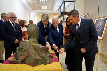 EL PRESIDENTE DE LA CAM ACUDE A LA INAUGURACIN DE LA EXPOSICIN 'EL REY A LOS OJOS DE LOS PINTORES ESPAOLES'